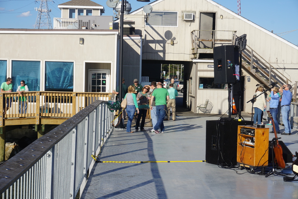 DSC07859 Crab Shack on the James River